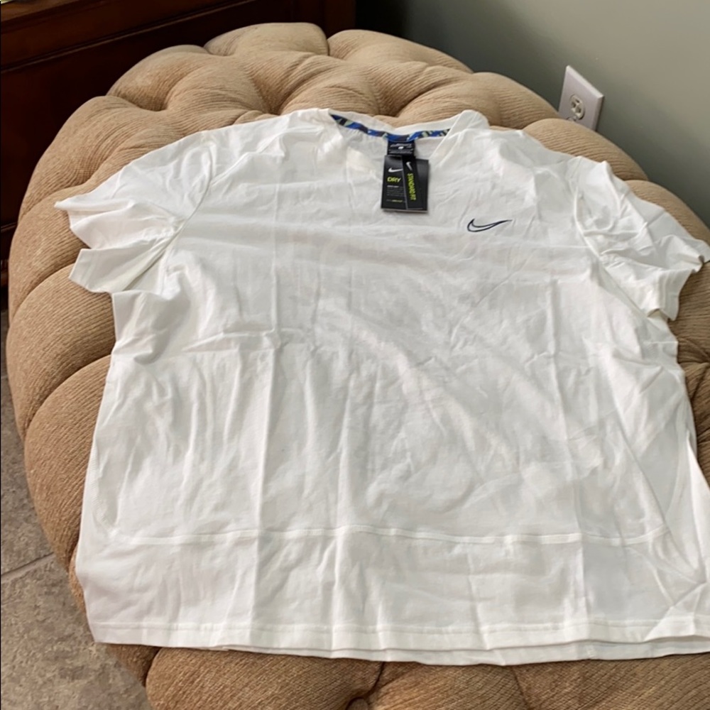Nike men’s t-shirt